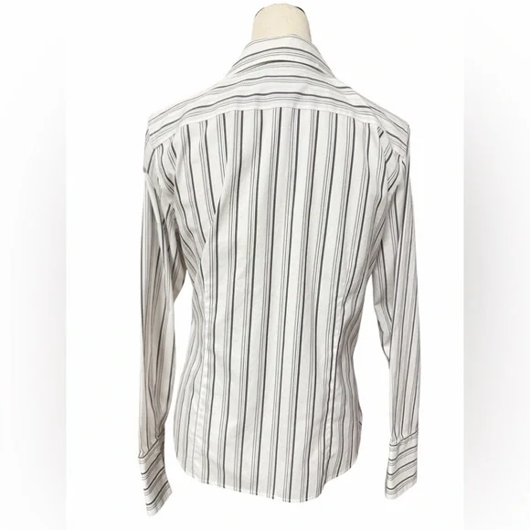 Gold Label Investments Elegant Striped Button-Down Shirt - Picture 2 of 8